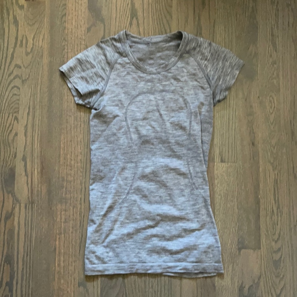 SIZE 4 LULULEMON SHIRT